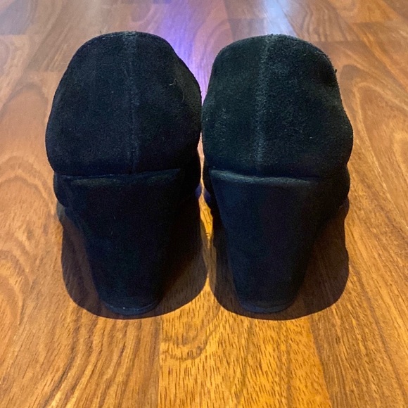 BLACK WEDGE HIGH HEELS - Picture 4 of 4